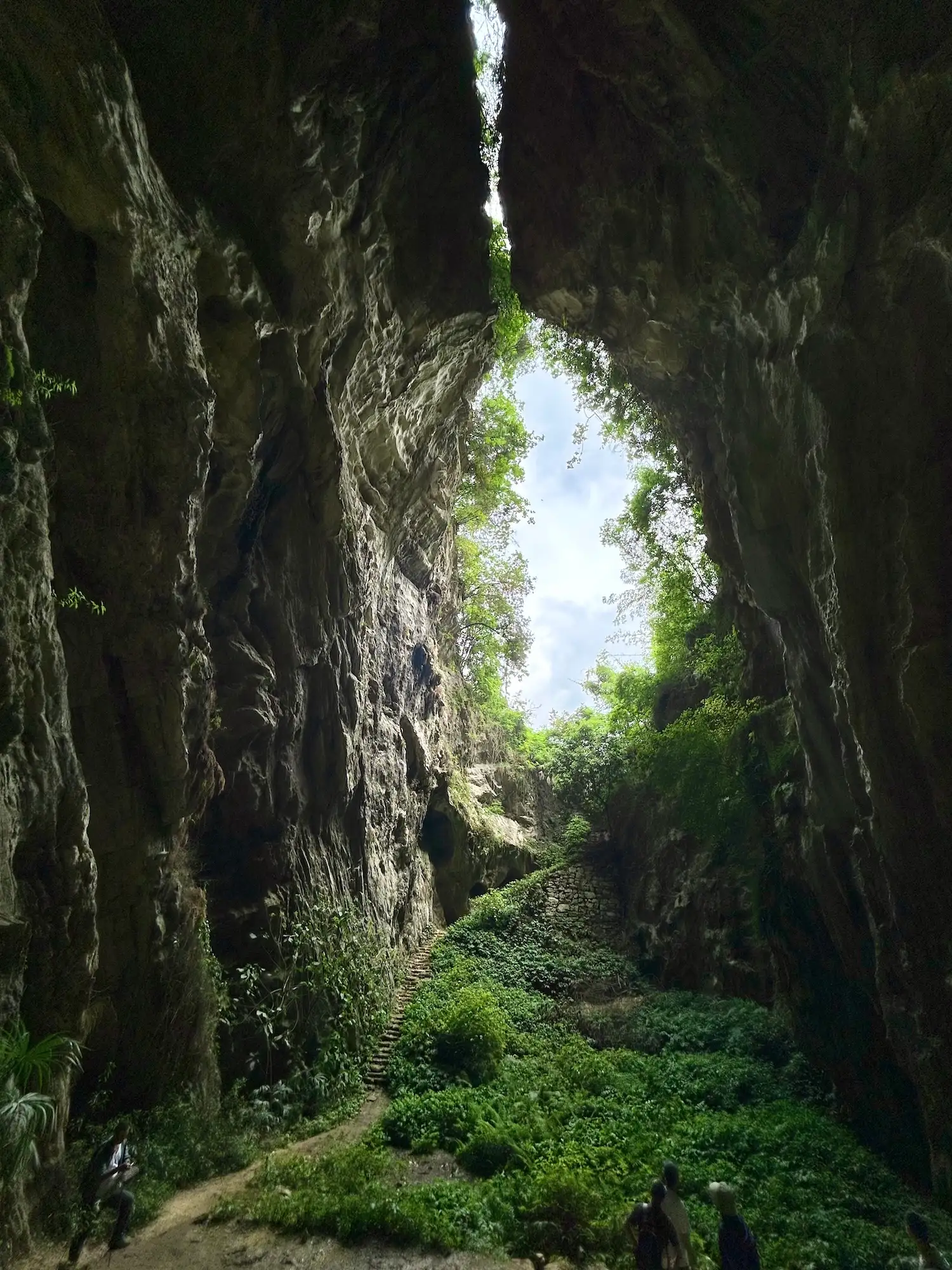 北碚道明寺天坑徒步路线，一面虐腿一面修心